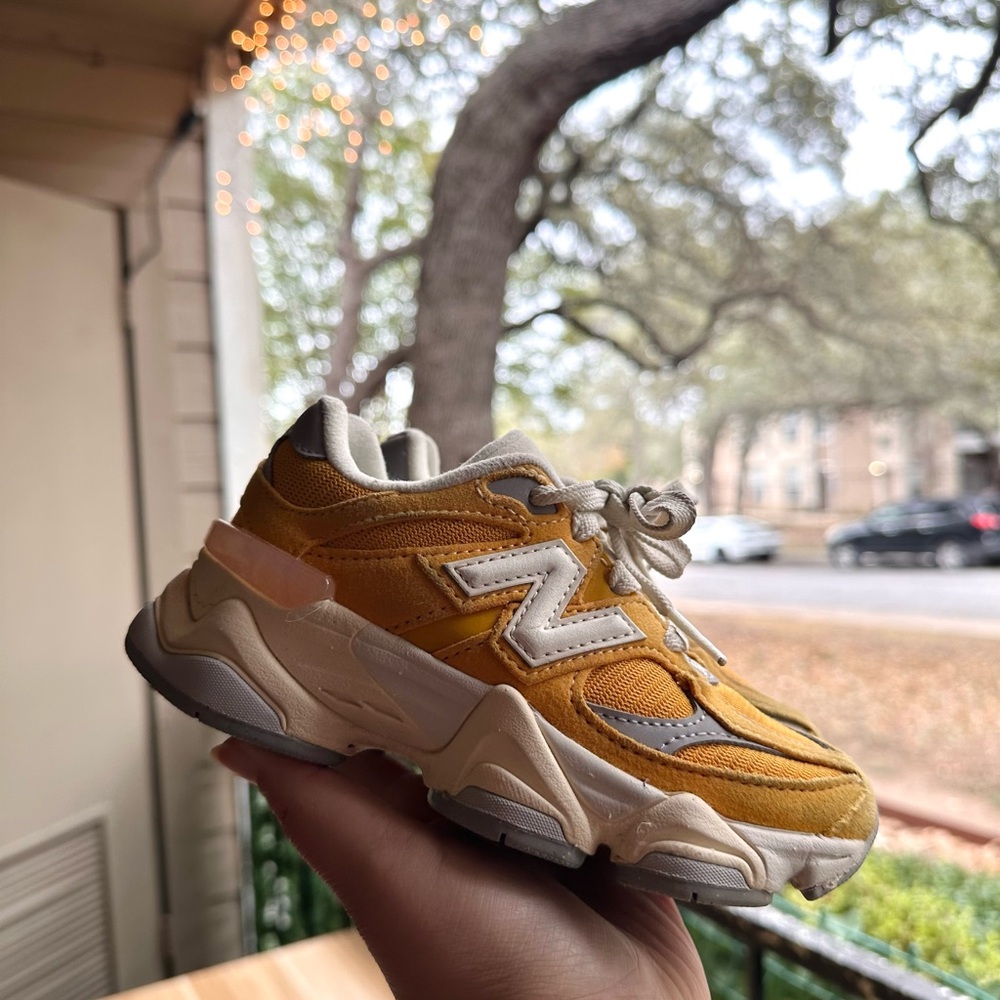 New Balance Kids 9060 - varsity gold